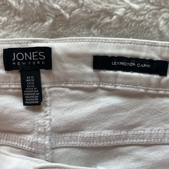 Jones New York white ankle/crop pants, size 12 - Picture 5 of 7